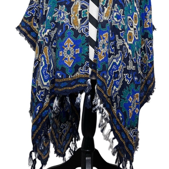Theodora & Callum Boho One Size Open Front Tassel Shawl Kimono - Picture 11 of 11